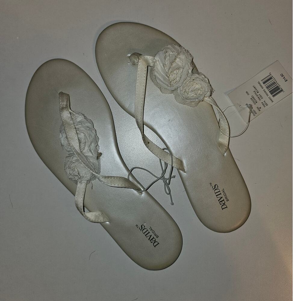 David's Bridal Floral Flip Flop in White M (7-8)